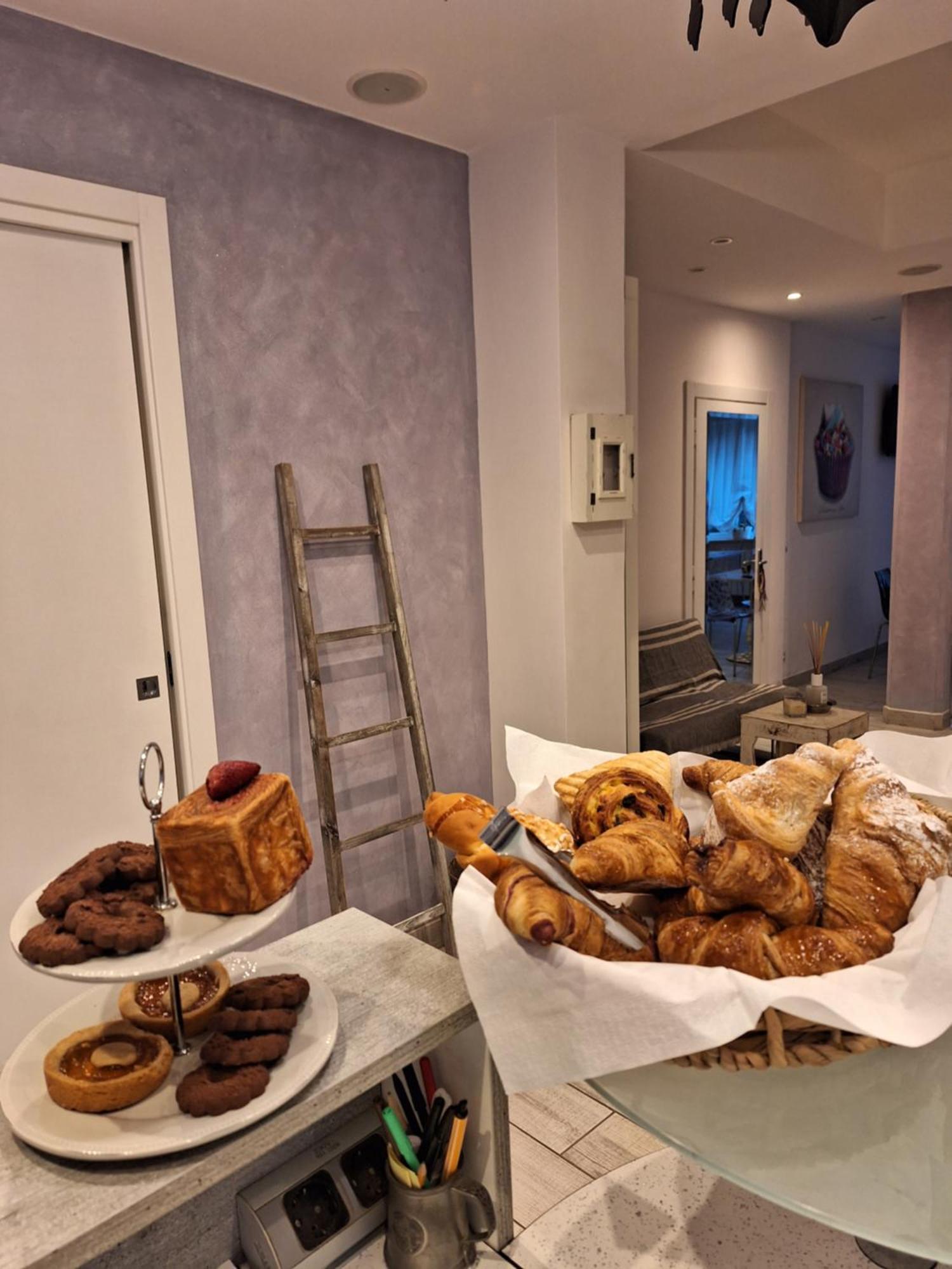 ואראצה Hotel B&B Francesca מראה חיצוני תמונה