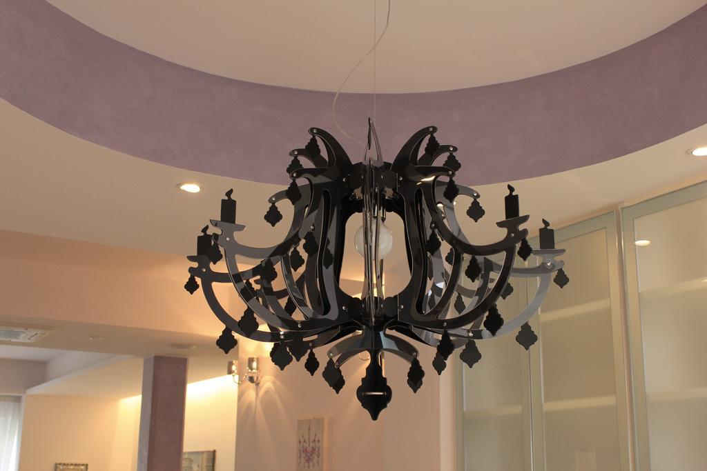 ואראצה Hotel B&B Francesca מראה חיצוני תמונה