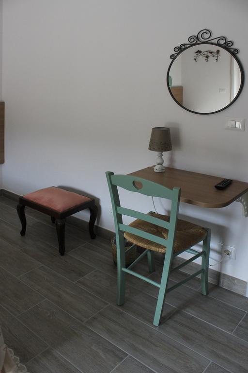 ואראצה Hotel B&B Francesca מראה חיצוני תמונה