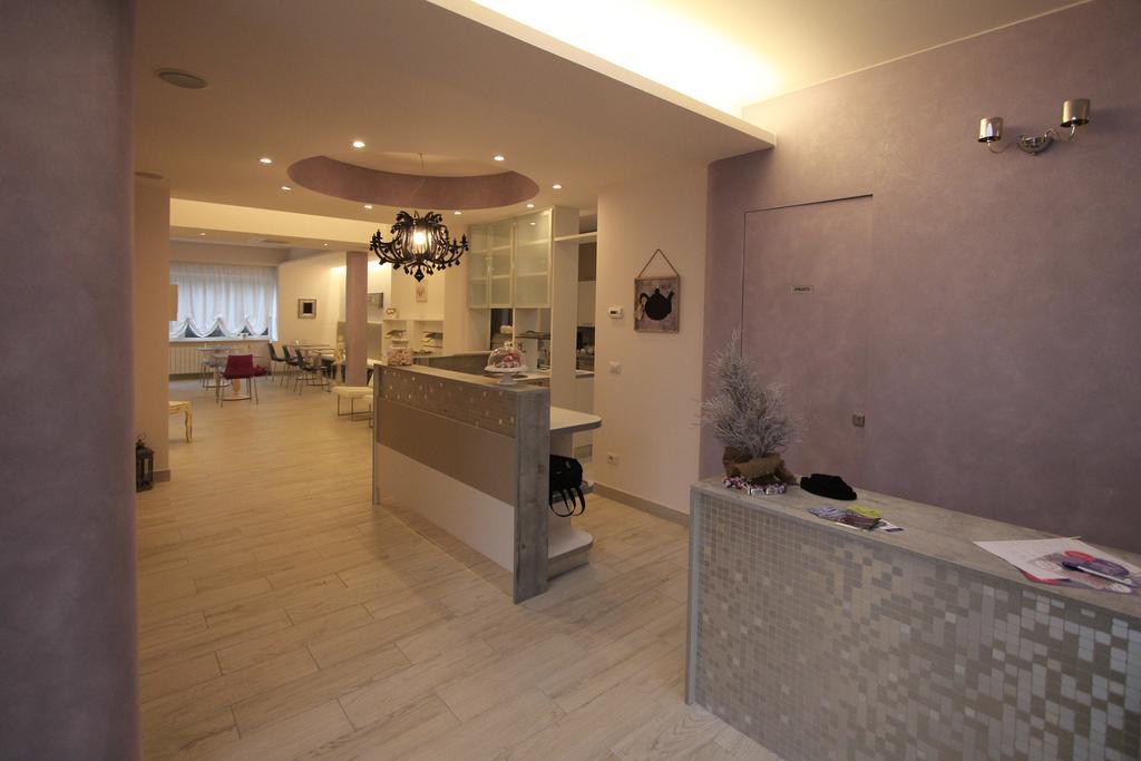 ואראצה Hotel B&B Francesca מראה חיצוני תמונה